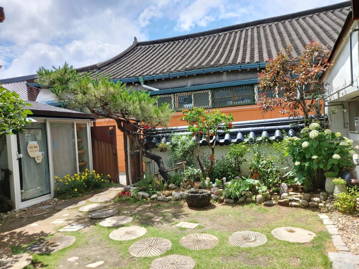 The Blue Cradle Jeonju Exterior foto